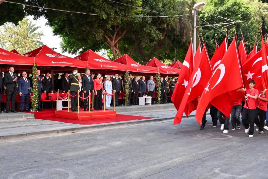 Antalya Cumhuriyet Caddesi’nde 30 Ağustos Töreni 9